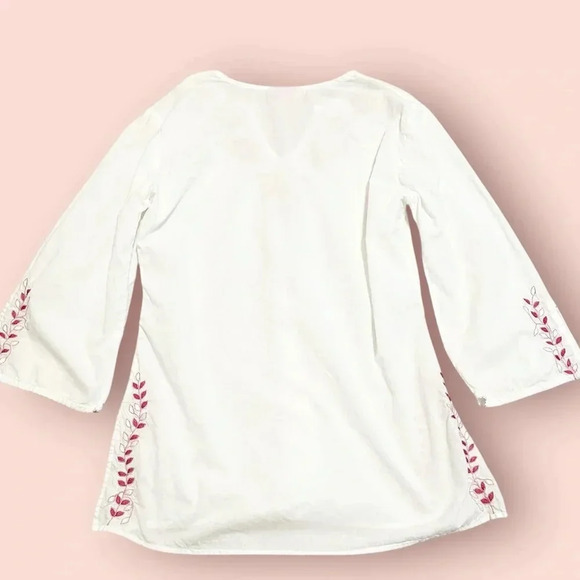 Y2K White embroidered floral blouse with pink accents size medium - Picture 2 of 12